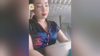 vậy cũng hỏi nữa 🤣🤣🤣 sáng nấu cơm cũng hông yên 🤣🤣🤣xuhuongtiktok hàihướcvuivẻ  chúc cả nhà cuối tuần vui vẻ và an lành nhé 🥰🥰