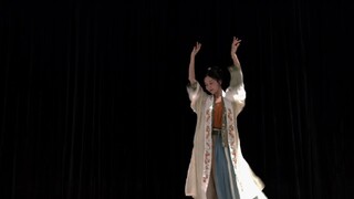 “夜色难免黑凉，如果事与愿违，那一定是另有安排”