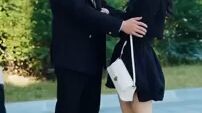 Ang batang babae may anak Basta maganda
