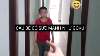 cậu bé có sức mạnh như goku