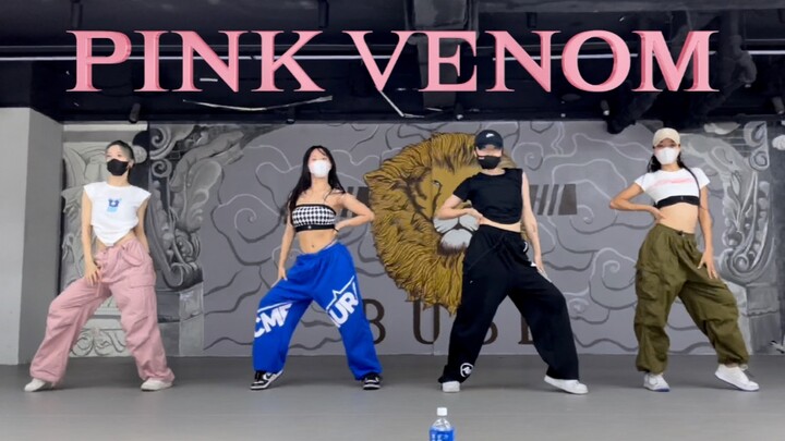 You can do it now! BLACKPINK new song Pink Venom practice room group dance
