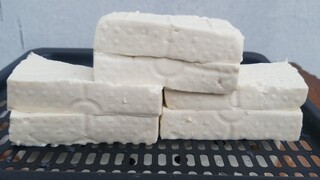 ĐẬU HŨ - Cách làm ĐẬU HŨ/ ĐẬU PHỤ / TOFU mềm mịn bằng đồ nhà bếp - How to Make Tofu Bean Curds