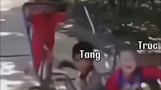 Khi anh beo chở hai đứa tôi kiểu