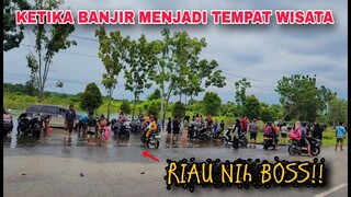 ADA ULAR!! KETIKA BANJIR MENJADI TEMPAT WISATA