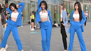 Cover dance dari grup cewek aktif yang sedang tampil di road show [Mudah]