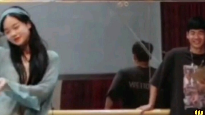 "Legenda Ular Putih" - Tarian "Kehidupan Sebelumnya dan Kehidupan Sekarang", menurut Anda siapakah u