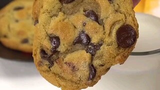 The Best Chocolate Chip Cookies!