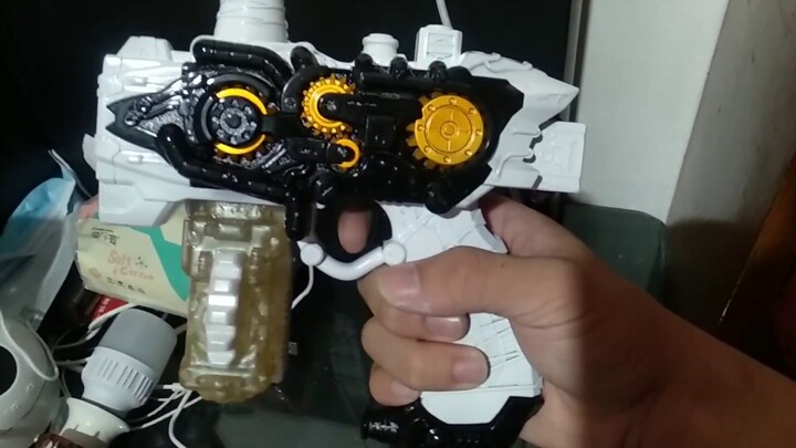 Apa akibatnya setelah build gear gun Kamen Rider diambil oleh Pak E? !