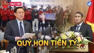 Hết Thủ Tướng Giờ Tới Chủ Tịch Quốc Hội Tặng Quà ĐT Nữ Việt Nam: Quý Hơn Tiền Tỷ