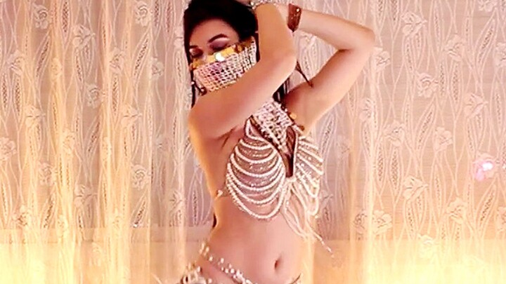 Snake Dance S Mysterious and seductive, exotic belly dancer - Ya Habibi - Mohamed Ramadan & GIMS