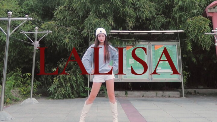 Nhảy cover LISA - LALISA với trang phục y hệt