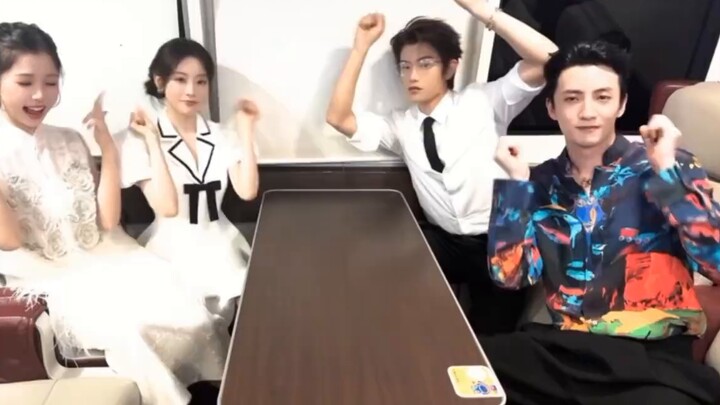 You didn't sleep, I didn't sleep, Yixu must not have slept either, hahahahaha, tell him to get up an
