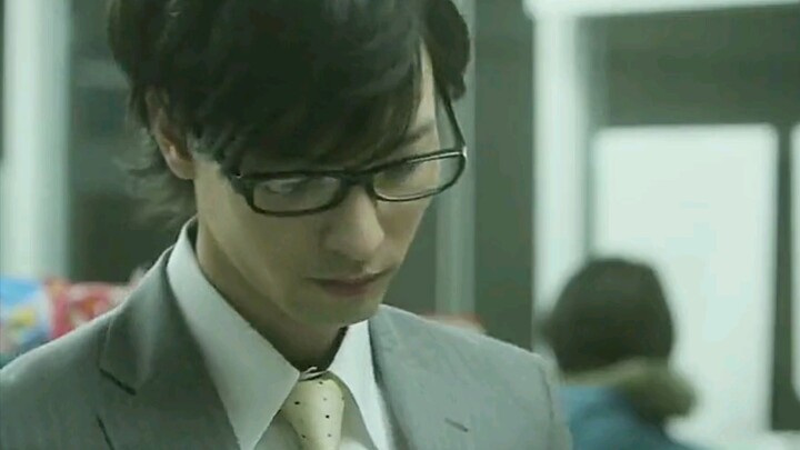 Handsome men, please protect yourself!