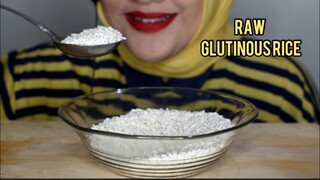 ASMR RAW RICE EATING || RAW GLUTINOUS RICE || MAKAN BERAS KETAN MENTAH || ASMR INDONESIA