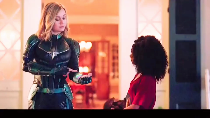 Bạn đã thấy Captain Marvel đầy màu sắc chưa?