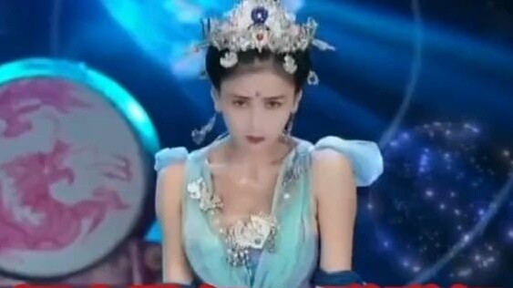 Evergrande Song and Dance Troupe performs the Squat Dance - Can you stand the deadly Eighteen Squats