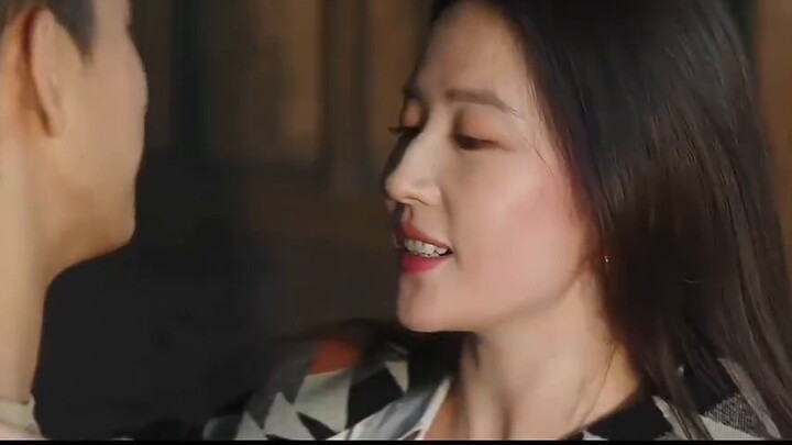 Tạ Chí Dao, ai cũng biết là anh đang thèm khát Từ Hồng Đậu! Vẫn còn nhút nhát. . . Hahaha, đi đến nơ