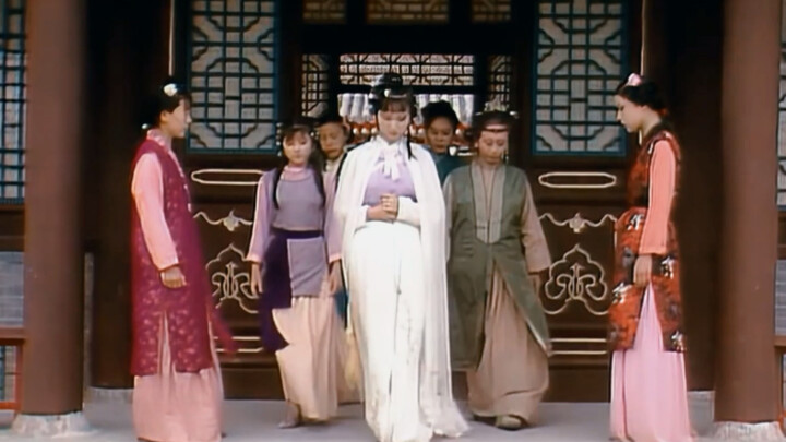 ต้นหลิวอ่อนในสายลมเหมือนกัน: เวอร์ชั่นใหม่ของ Lin Daiyu เทียบกับเวอร์ชั่นเก่า ความแตกต่างนั้นชัดเจนม