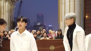 Các thành viên DOB đã đến Thành Đô, Trung Quốc để tham gia roadshow EXO-Love Shot (kpop tại công chú