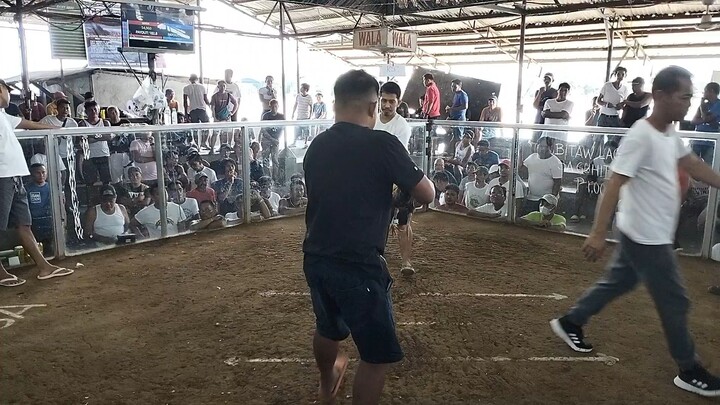 2hits champion 1st figth