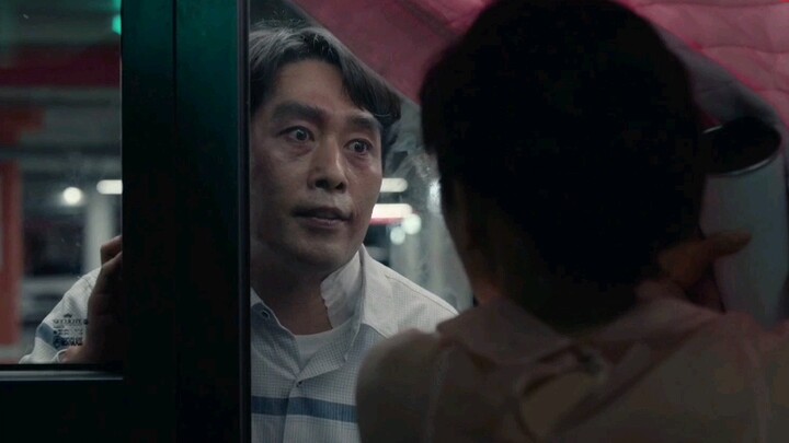Fortunately, this aunt didn't open the door. It's too scary. The latest zombie theme is South Korea'