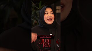 #TanyaRisa Adegan Kesurupan Di Film Jurnal Risa Nyata? 😱🤫👀 #shorts  #cinepolisid