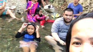 may paru paru g! sa ilog sa paanan ng bundok!