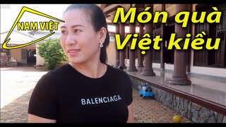 Cùng bà con Việt Kiều ghé thăm các bé bị bỏ rơi