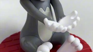 I would call it the best Tom and Jerry toy, the design is so creative!