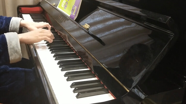 "He's a Pirate" ถูกคัฟเวอร์โดยผู้หญิงด้วยเปียโนในจีเมเจอร์