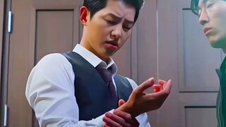 Song Joong ki made his iconic entry❤