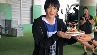 [Kamen Rider Build] Archaeological Eight War Rabbit Birthday Dragon I Give Gifts