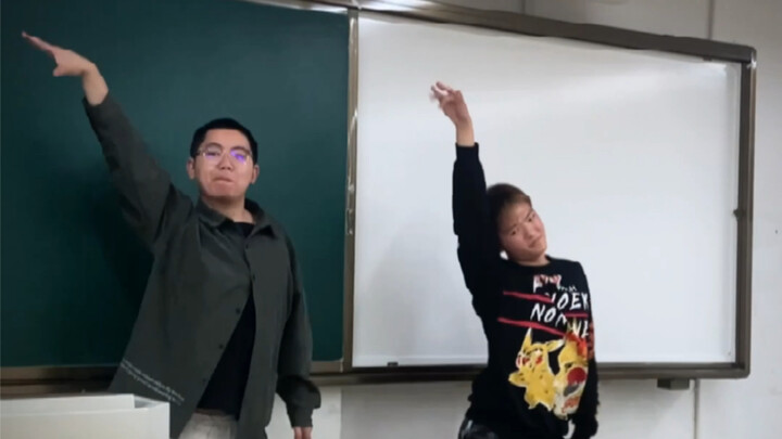 Cô giáo môn tự chọn Tiểu sử Chiết Giang cùng tôi nhảy Tomboy