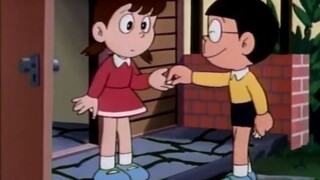 Nobita gave Shizuka the flavored chewing gum just to taste Shizuka's flavor.