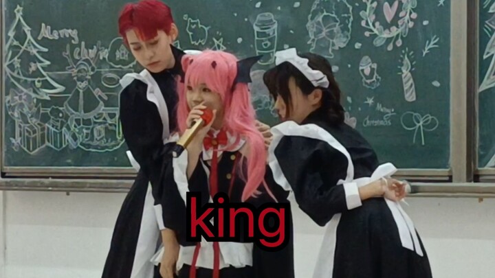[KING] What is it like to dance with a maid outfit during a club performance?