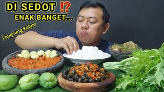 MUKBANG LALAPAN BATANG DAUN PEPAYA MENTAH JENGKOL MUDA IKAN ASIN SAMBAL TERASI + TUTUT PEDAS VIRAL