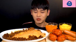 Mukbang mì tương đen phomai, xúc xích và đùi gà sốt cay #anngon