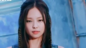 Video tantangan dance solo JENNIE "Pink Venom" dirilis