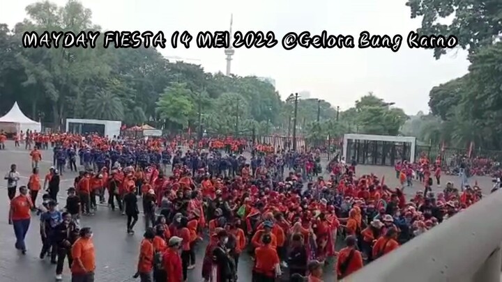 Setelah menyampaikan orasi di DPR RI, Long March ke stadion GBK