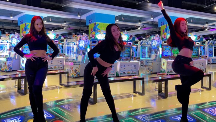 [E-Dance Fame] Dance Machine MAGO โอ้พระเจ้า กางเกงตัวนี้รัดรูปมาก ฉันอ้วนมาก