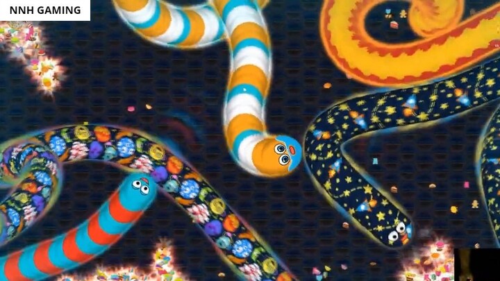 Wormate.io 1 Giant Monster Worm vs. 2772222 Invasion Worms _ 7