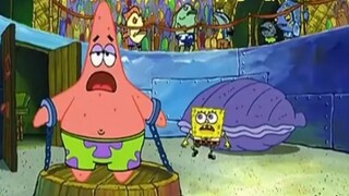 Patrick Star hát Quốc tế ca ở phiên bản trung tâm