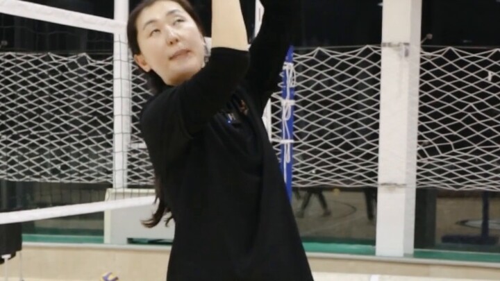 [Volleyball Tips] Today I will teach you how to swing your arms and wrap the ball when spiking!