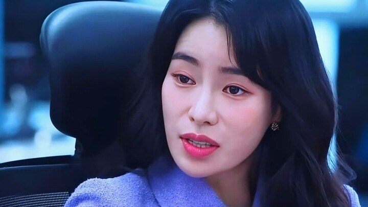 Yeonjin is really hard now