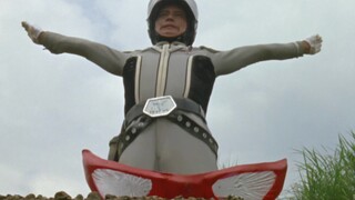 Zhu Xingdan berusaha menjadi keren dan bertransformasi menjadi Ultraman, namun sayangnya dia terjatu