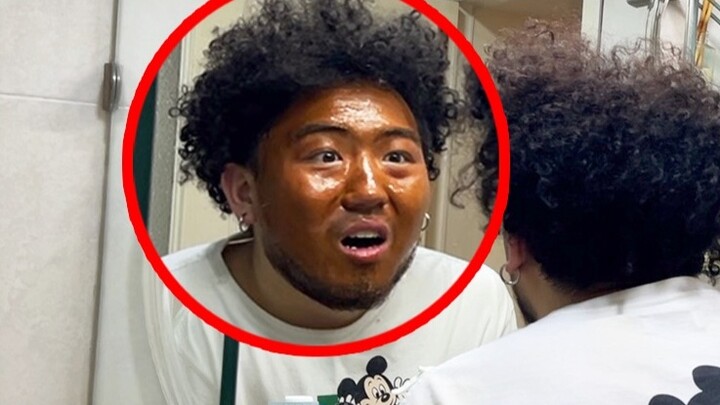 Diam-diam mewarnai seluruh wajah sahabat laki-lakiku menjadi hitam! Apa reaksinya setelah melihat ke