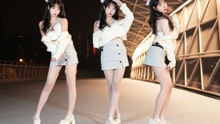 Cute puppy squeezes juice manually~POPPY's cute hip-shaking dance is here! 🍧