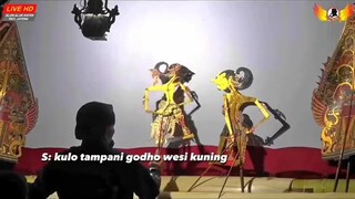 sesekali wayang kulit lah ya