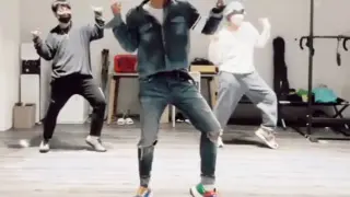 Lee Joon-gi: Dance That That Challenge of PSY ft. SUGA of BTS