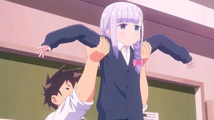 "Girlfriend is a white-haired loli who can lift with two hands!?" 💕